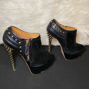 Fahrenheit Women's Platform Black Velvet Spiked Gold High Heel Boots Size 7